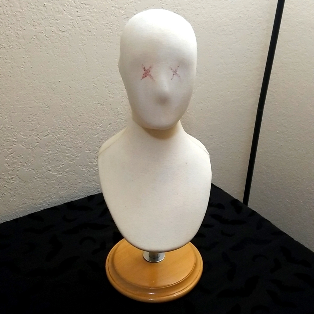 Canvas manequin head